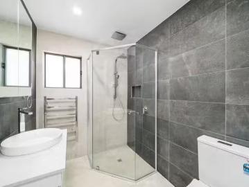 Rental! 2 Windsor Road, Berkeley Vale, NSW 2261