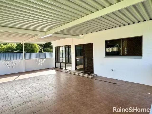 Deal! 2 Atherton Street, Mossman, QLD 4873
