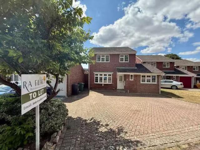 Nice 2 BA 4 bedroom house for rent in Bittern Avenue, Abbeydal.
