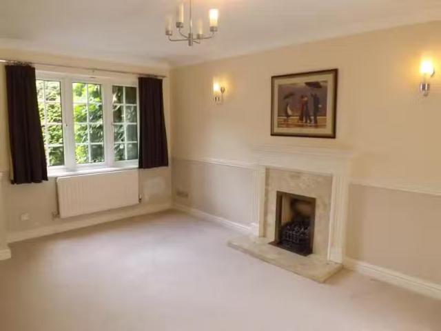 Unique 2 BA 4 bedroom house for rent in Stainsby Croft, Solihu.