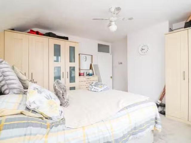 Unique 2 BA 4 bedroom semi detached house for rent in Eden Way.