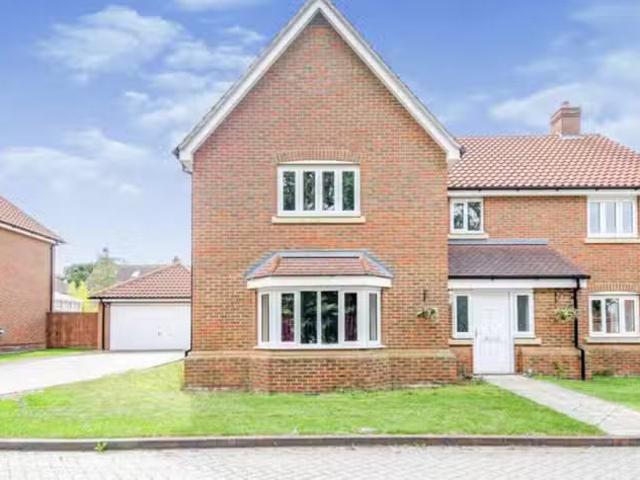 Cozy 2 BA 5 bedroom detached house for rent in Palmer Drive, B.