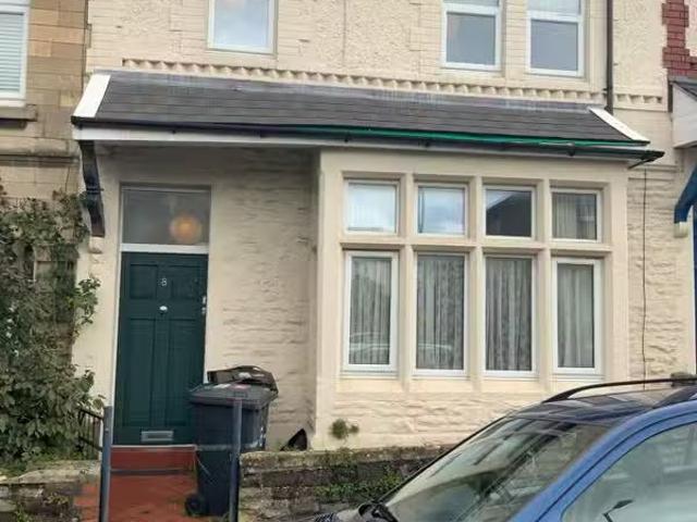 Just in! 2 BA 6 bedroom house for rent in Guinea Lane, Fishpon.