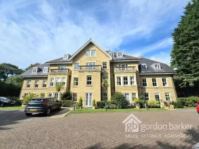 Nice 2 BA 2 bedroom apartment for rent in Manor Road, Bournemo.