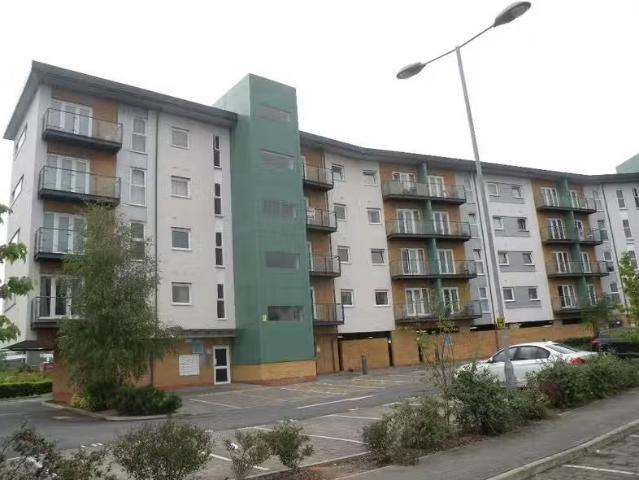 Nice 2 BA 2 bedroom apartment for rent in Parkhouse Court, Hat.