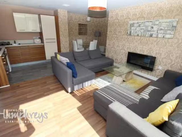 Rental! 2 BA 2 bedroom apartment for rent in Ryland Street, B.