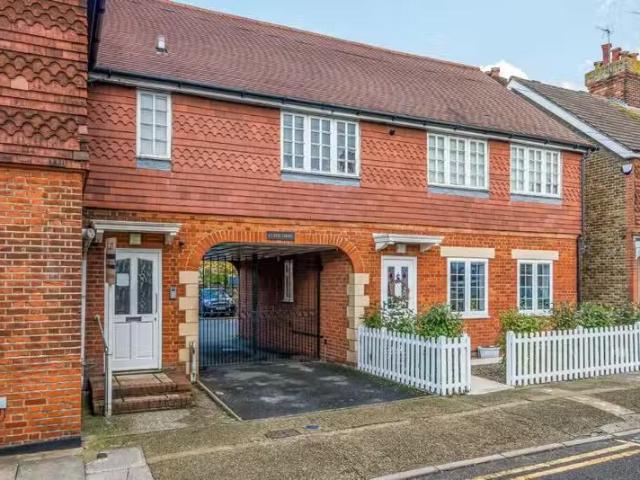 Unique 2 BA 2 bedroom flat for rent in Aynscombe Angle, Orping.
