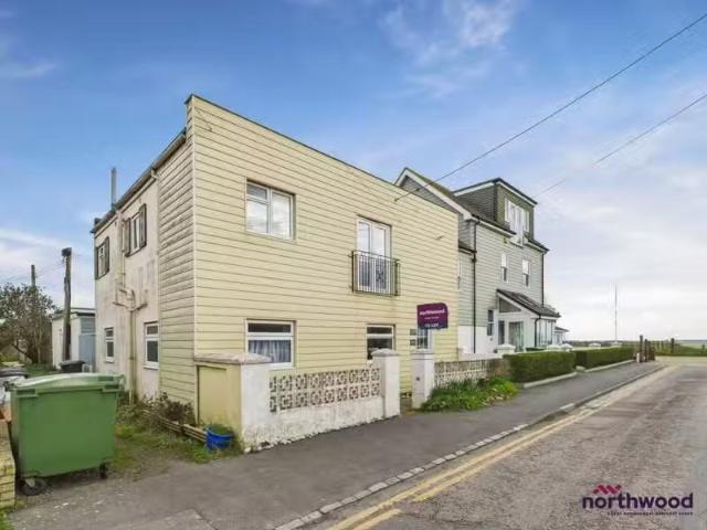 Cozy 2 BA 2 bedroom flat for rent in Collier Road, Pevensey Ba.