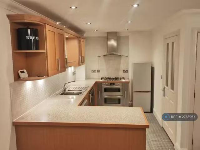 Nice 2 BA 2 bedroom flat for rent in Fennyland Lane, Kenilwort.
