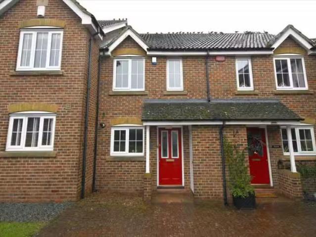 Unique 2 BA 2 bedroom house for rent in Moore Close, Dartford.