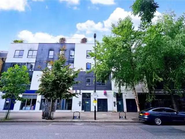For Rent! 2 BA 3 bedroom apartment for rent in Flat, Saskia H.