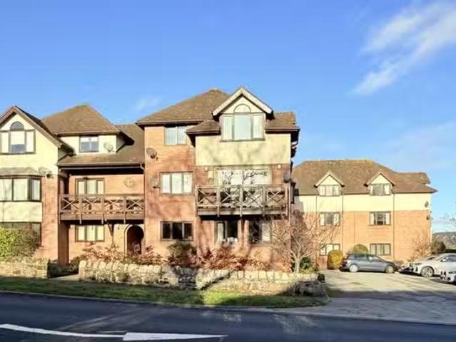 Deal! 2 BA 3 bedroom apartment for rent in Grange Cross Hey, 1.