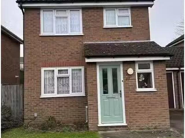 Charming 2 BA 3 bedroom detached house for rent in David Bull.