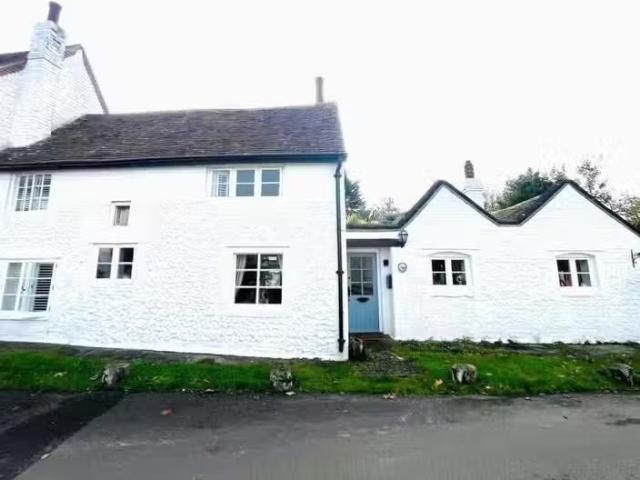 Cheap 2 BA 3 bedroom detached house for rent in Piddinghoe, Ne.