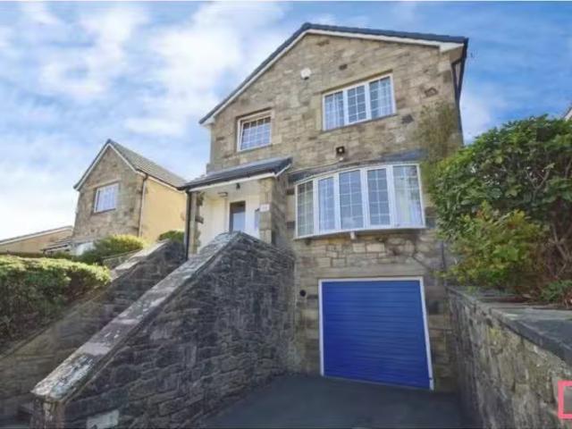 Deal! 2 BA 3 bedroom detached house for rent in Wheathead Lane.