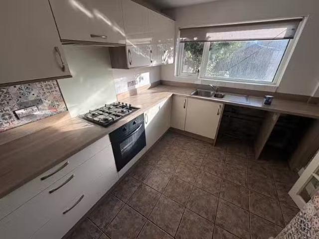 Deal! 2 BA 3 bedroom house for rent in Coed y Gores, Llanedeyr.