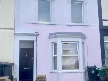 Cheap 2 BA 3 bedroom house for rent in Bellevue Road, Totterdo.
