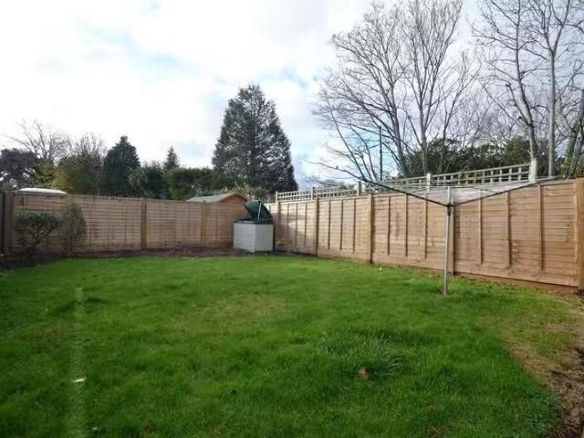 Deal! 2 BA 3 bedroom semi detached bungalow for rent in Westbo.