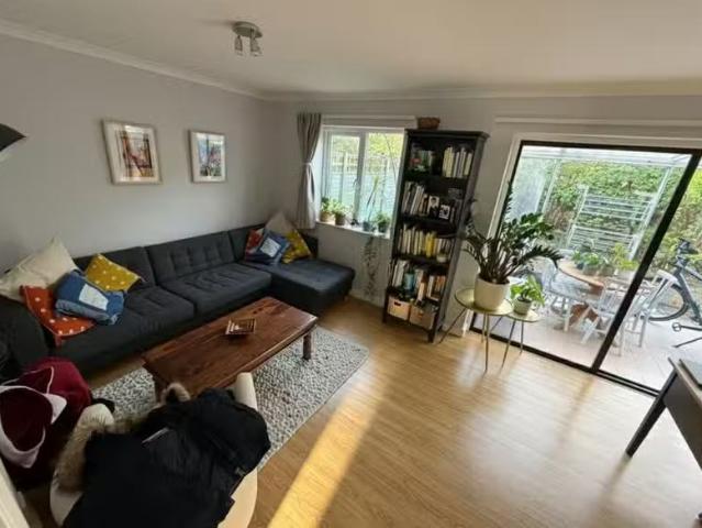 Deal! 2 BA 3 bedroom semi detached house for rent in The Briar.