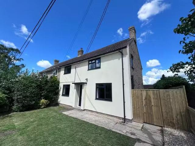 Just in! 2 BA 3 bedroom semi detached house for rent in Little.