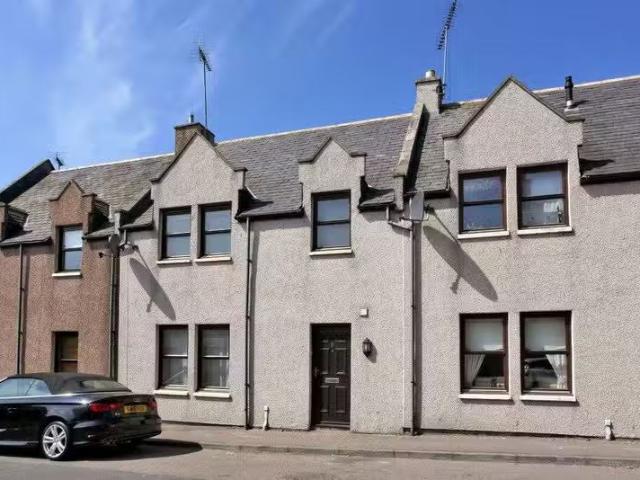 Charming 2 BA 3 bedroom terraced house for rent in Colsea Squa.