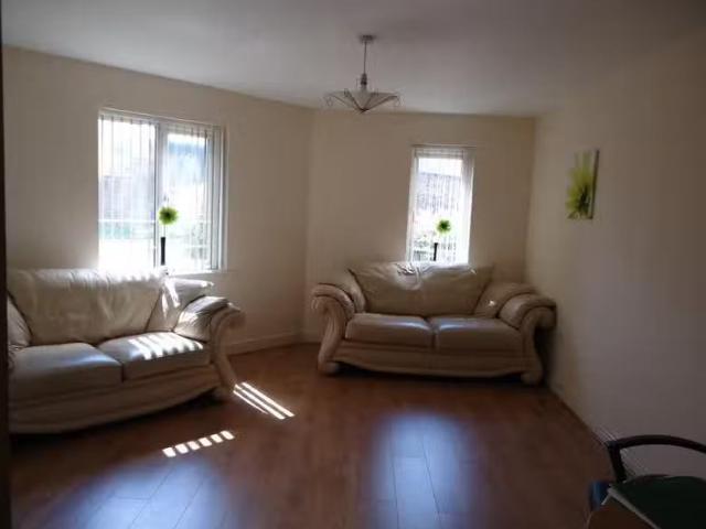 Cheap 2 bedroom apartment for rent in Burlington House, Waters.