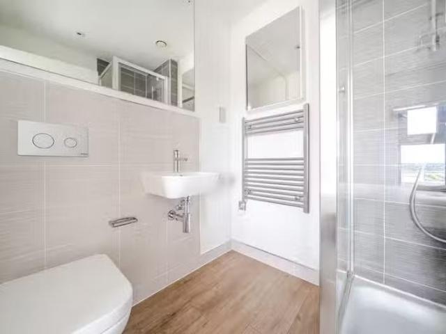 For Rent! 2 bedroom apartment for rent in Sheepcote Street, Bi.