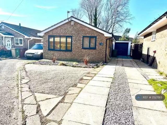 Nice 2 bedroom bungalow for rent in Higher Drake Meadow, Westh.