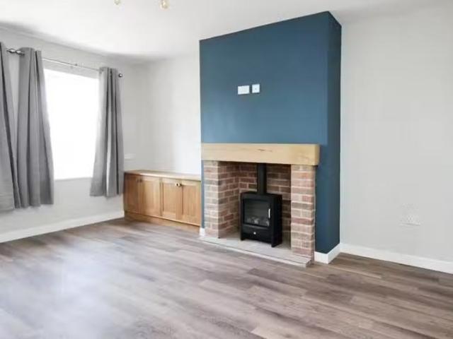 Rental! 2 bedroom cottage for rent in Kingstown Road, Carlisle.