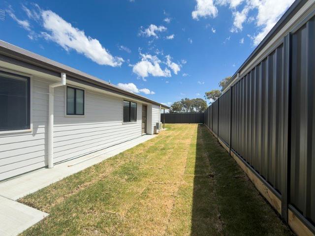 NEW 2 Bedroom Duplex Kootingal