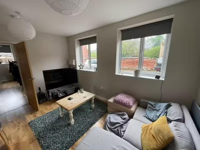 Nice 2 bedroom detached house for rent in Rowditch Place, Derb.