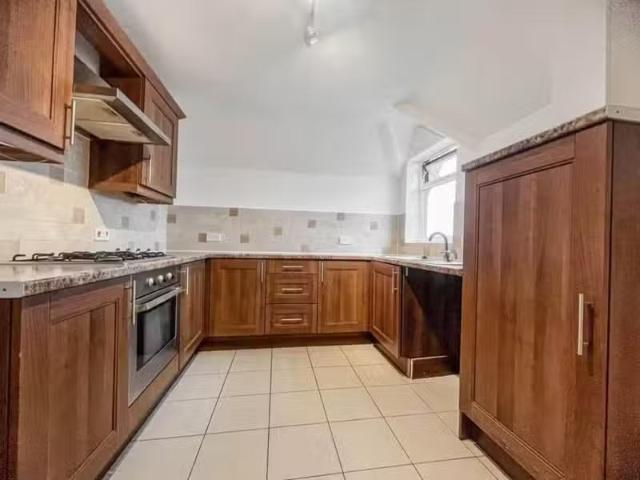 Just in! 2 bedroom flat for rent in Charminster, Bournemouth.