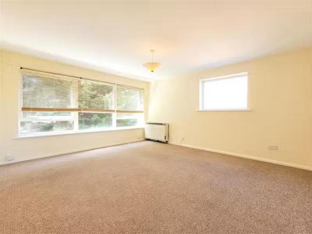 Charming 2 bedroom flat for rent in South Grove, Erdington, Bi.