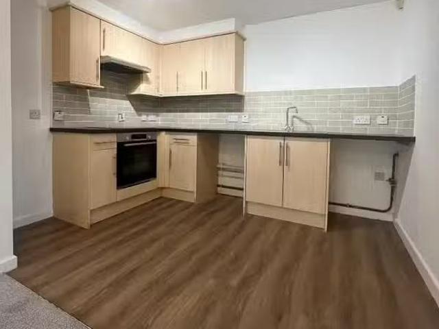 Nice 2 bedroom flat for rent in Shirehampton Road, Bristol, BS9