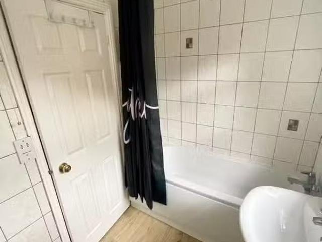Charming 2 bedroom flat for rent in Symes Road, BH15