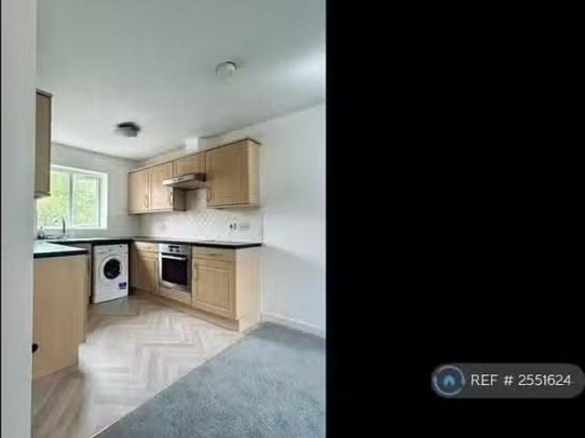 Cheap 2 bedroom flat for rent in Peel Drive, Wilnecote, Tamwor.