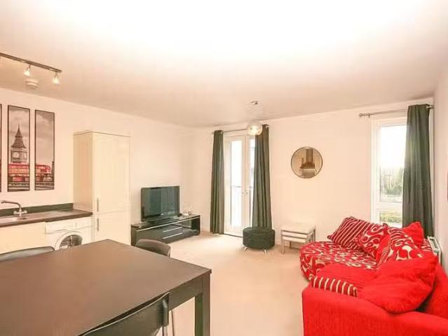 Deal! 2 bedroom flat for rent in Penn Way, Welwyn Garden City.