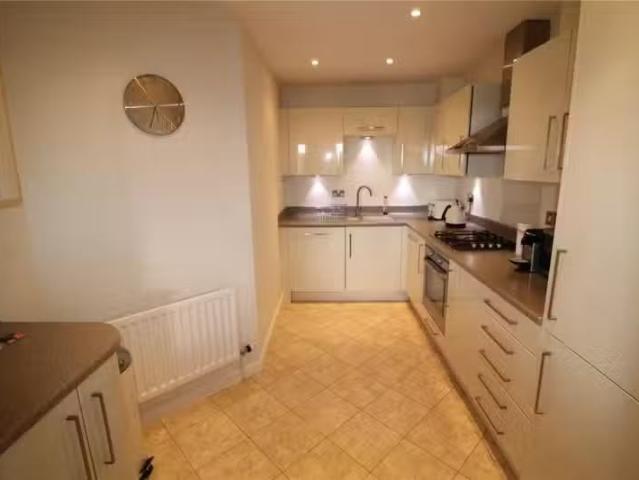 Cheap 2 bedroom flat for rent in Waterside, Shirley, Solihull.