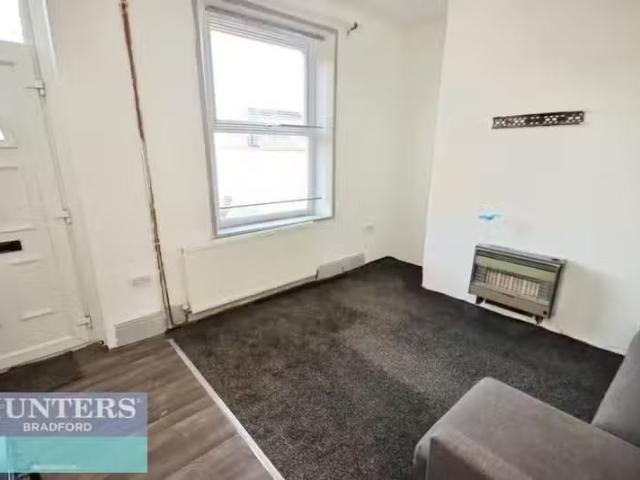 Charming 2 bedroom house for rent in Fearnsides Street, Bradfo.