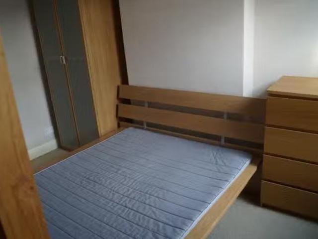 Just in! 2 bedroom semi detached house for rent in Severn Stre.