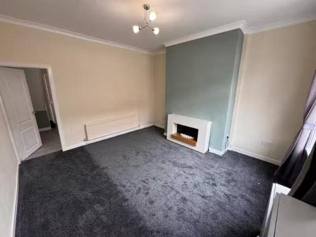 Unique 2 bedroom terraced house for rent in Dale Street West.