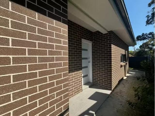 Rental! 2 BR 43a Chamberlain Road, GUILDFORD Apartment for ren.
