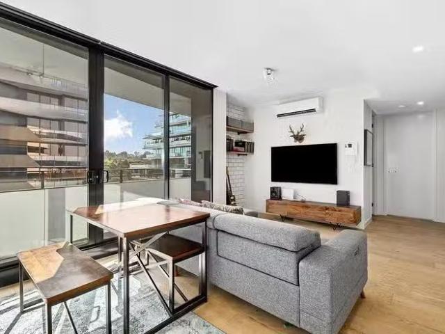 Deal! 2 BR 407/8 Burnley Street, Richmond, VIC 3121