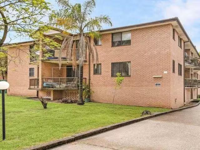 Unique 2 BR 4/39 Jacobs Street, Bankstown Apartment for rent.