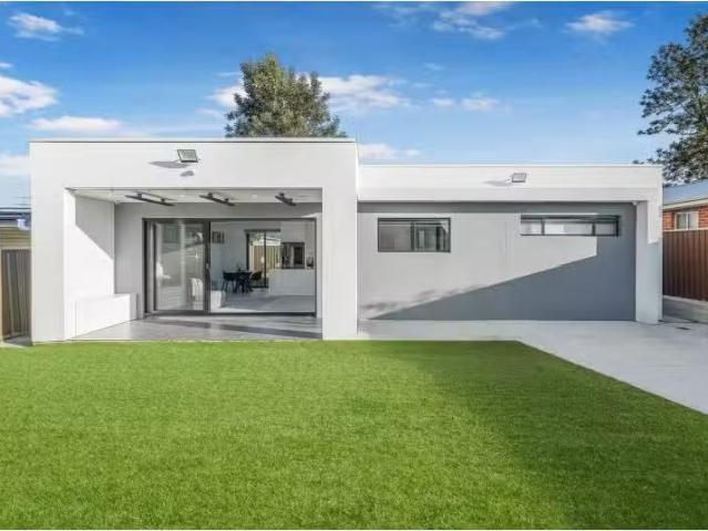 Cheap 2 BR 46A Muscio Street, COLYTON House for rent Listed b.