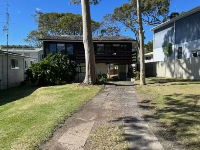 Just in! 2 BR 4 March Street, Tuggerawong House for rent List.