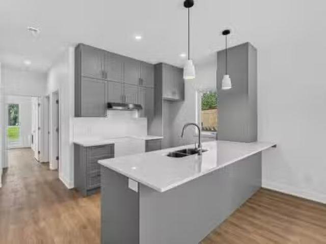 Just in! 2 BR 4 18 Rue Ellice, Salaberry De Valleyfield, QC, J.