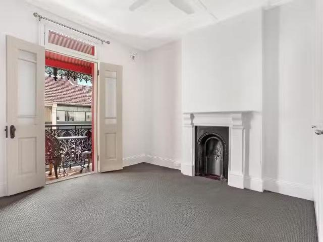 Cozy 2 BR 53 William Street, Paddington House for rent Listed.