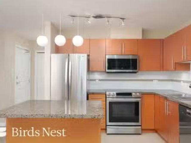 Charming 2 BR 501 5611 Goring Street, Burnaby, BC, V5B 0A3 l.