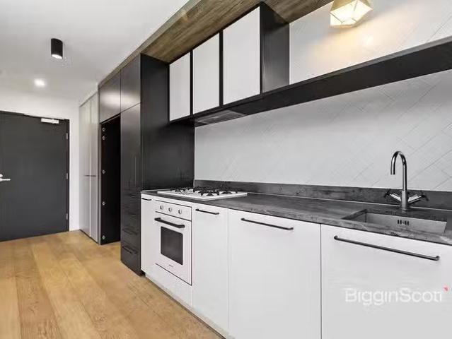 Charming 2 BR 509/20 Shamrock Street, Abbotsford, VIC 3067